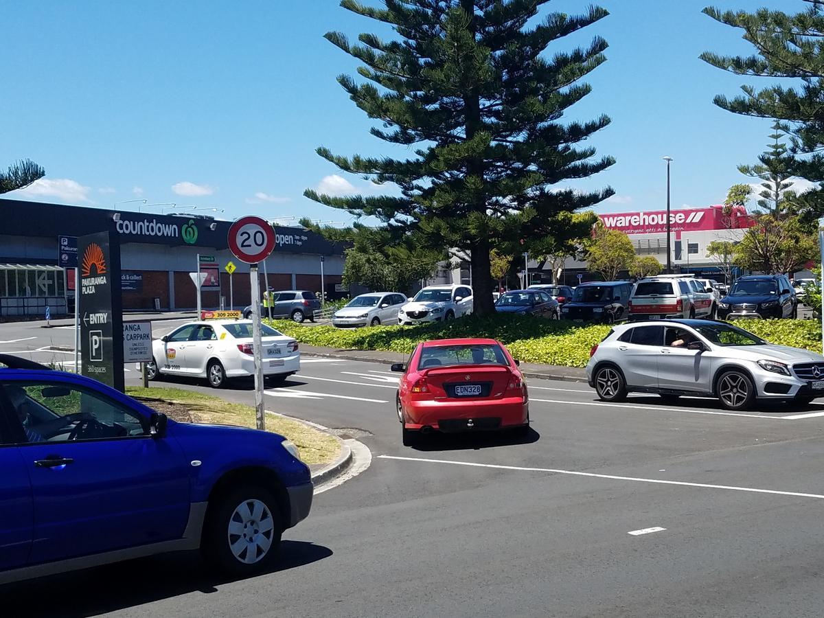 New Smart Home Nearby Plaza Auckland Exterior photo